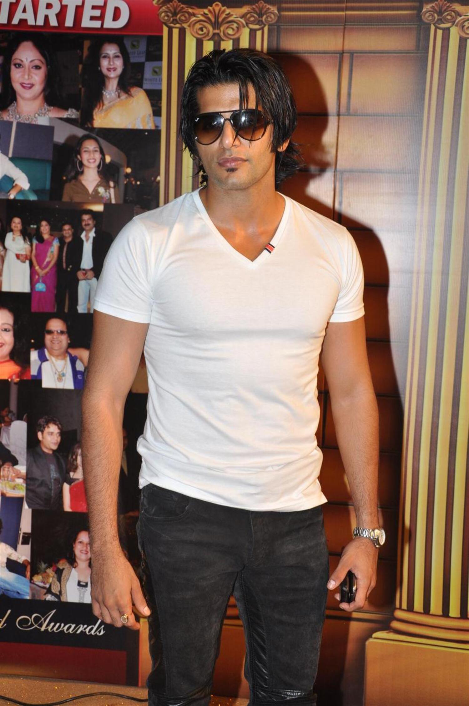 Karanvir Bohra at 5th Boroplus Gold Awards 2012 at Filmcity in Mumbai