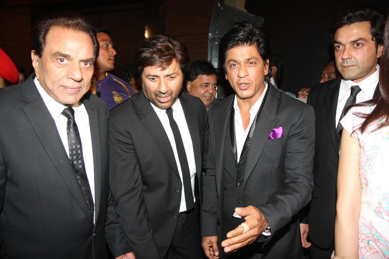 Dharmendra Sunny Deol with SRK at grand music launch of YAMLA PAGLA