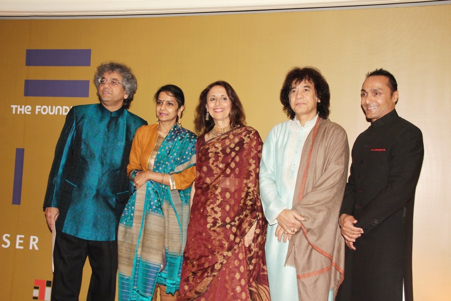 Taufiq Qureshi With Wife Geetika Tabla Maestro Zakir Hussain With Wife ...