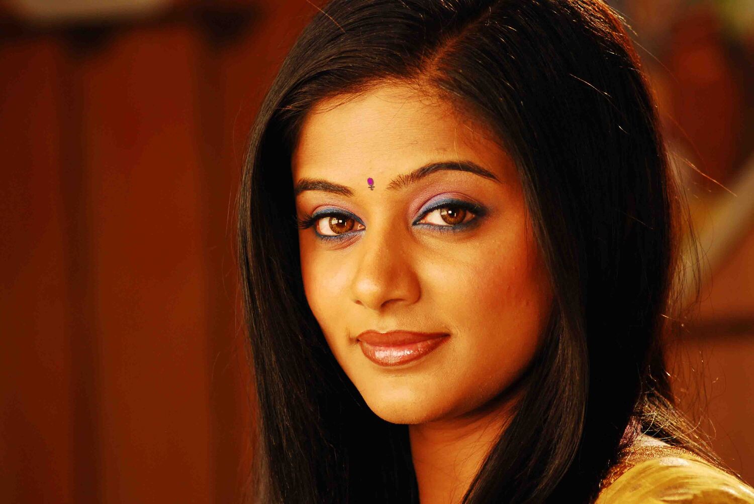 Priyamani Photo Shoot : Priyamani Photos On Rediff Pages