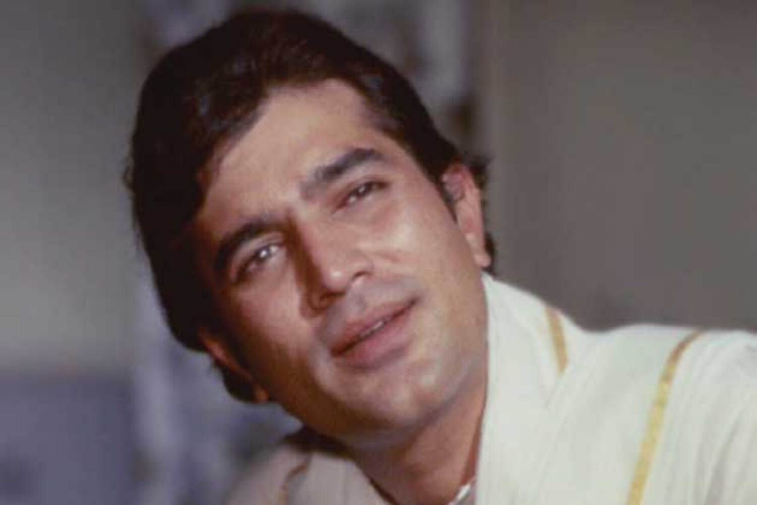 Rajesh Khanna Amar Prem Movie Pic rajesh khanna photos photo 2 from