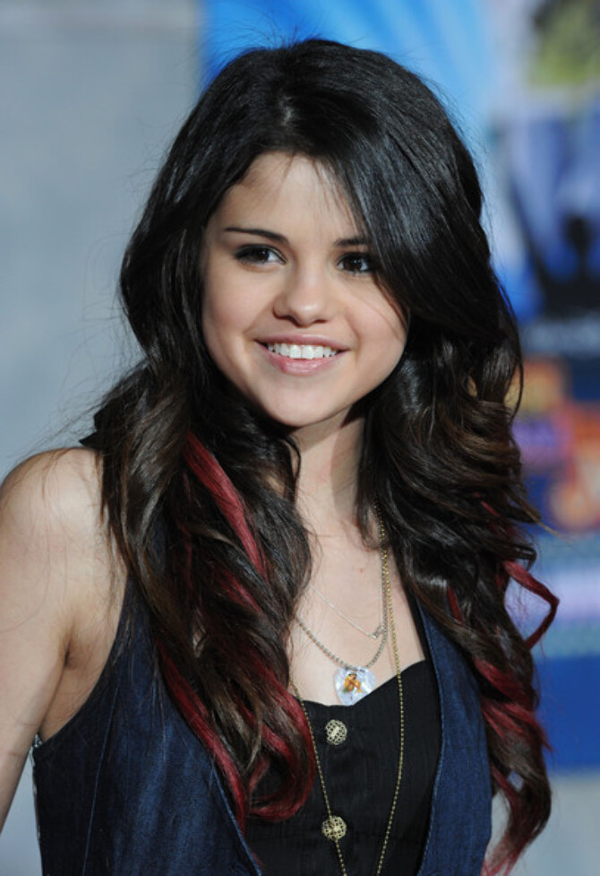 Selena Gomez Long Hairstyles Long Wavy Cut Shpqjyvs6pql