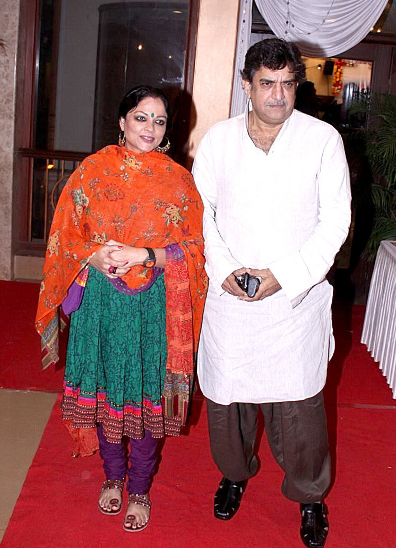 Tanvi Azmi with husband Baba Azmi : rediff bollywood photos on Rediff Pages