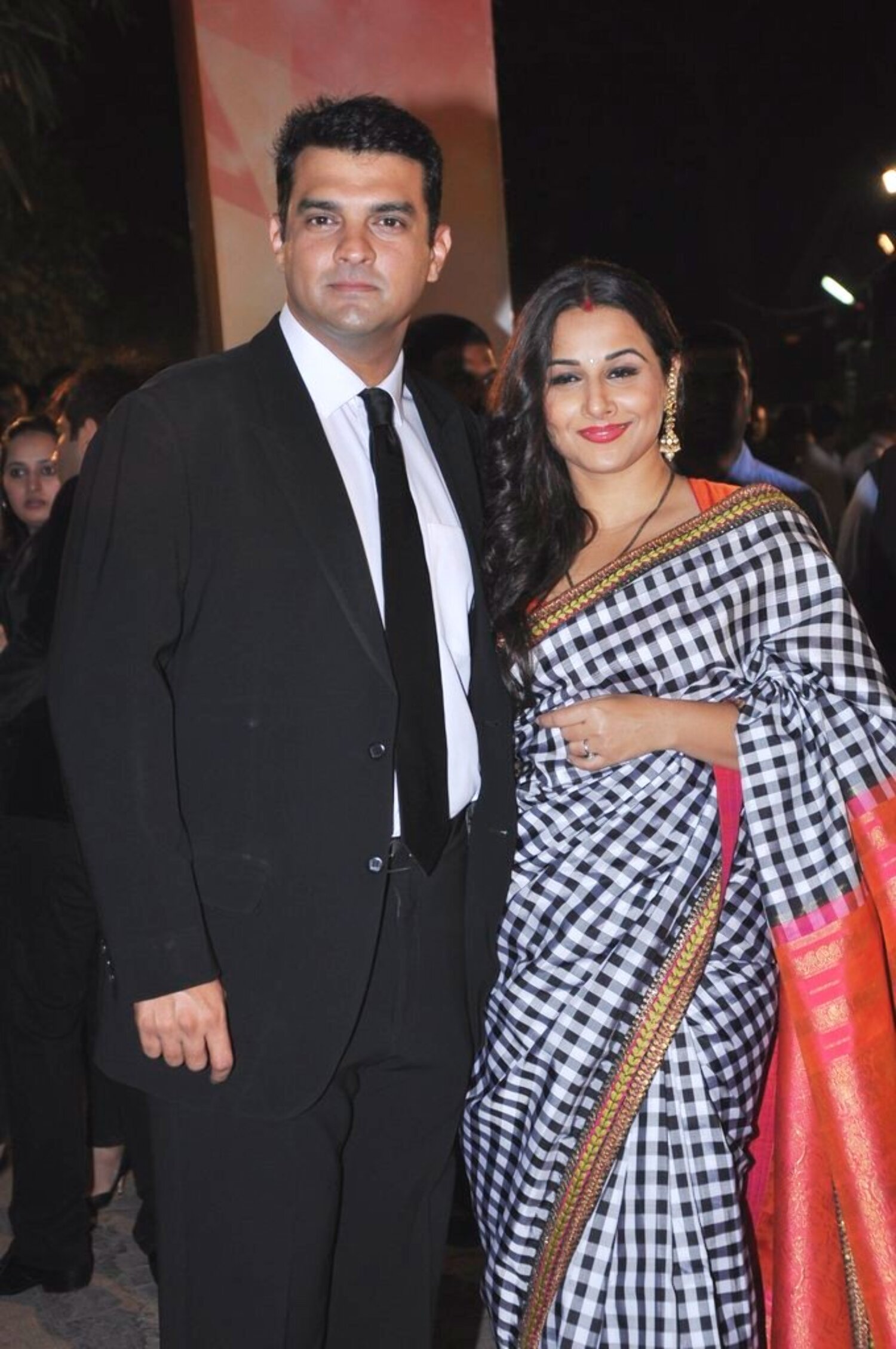 Vidya Balan with husband Siddharth Roy Kapur at the 58th IDEA FILMFARE ...