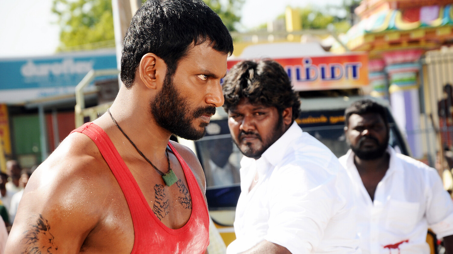 Movie RAYUDU Still Starring Vishal : rayudu on Rediff Pages