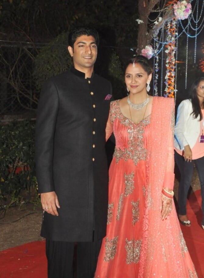 Ahana Deol with husband Vaibhav Vohra at the wedding reception of Ahana ...